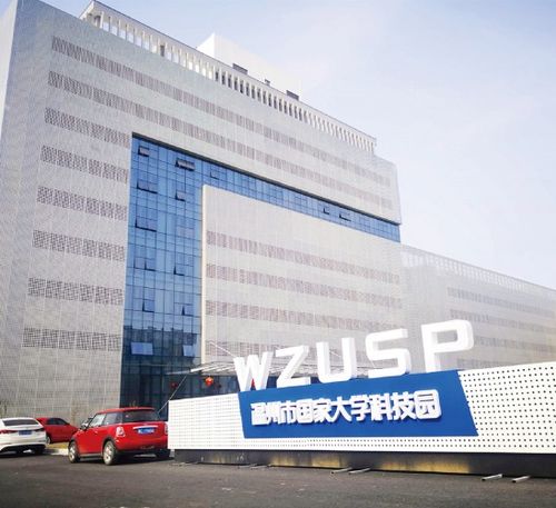 智慧互動新體驗 速維科技滑軌屏一體化解決方案深度解析